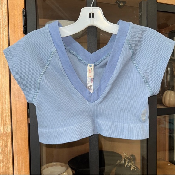 Fp Movement Mainstream Baby Tee ribbed cropped top vneck sports bra slate logo - Picture 1 of 10